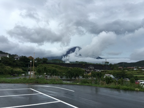 雨の富士山.JPG