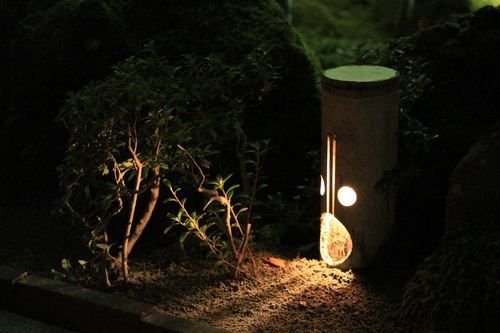 富士山温泉ホテル鐘山苑：庭園灯