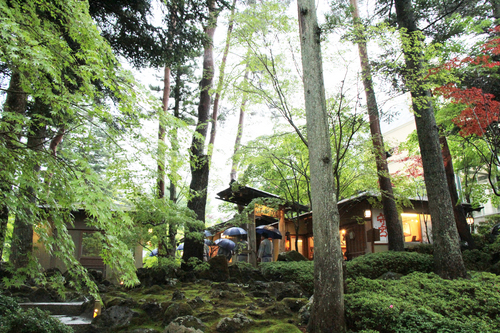 富士山温泉ホテル鐘山苑：庭園